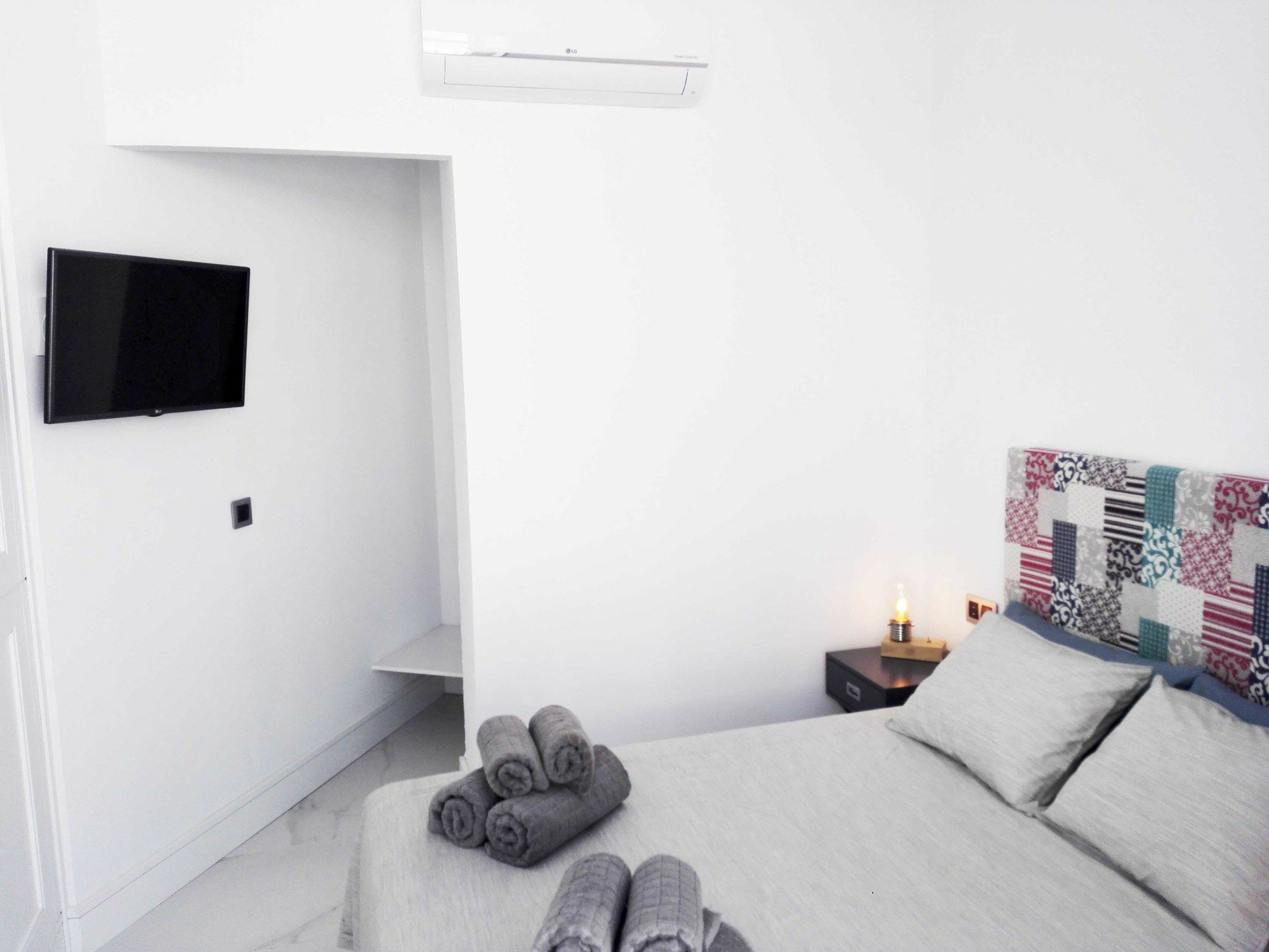 Apartamentos Adriano เซบีญา ภายนอก รูปภาพ